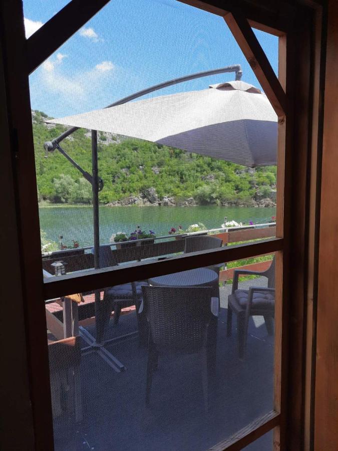Mali Raj Apartmani Cetinje Esterno foto
