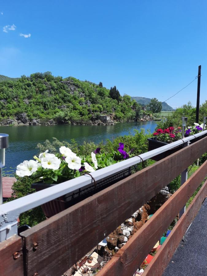 Mali Raj Apartmani Cetinje Esterno foto