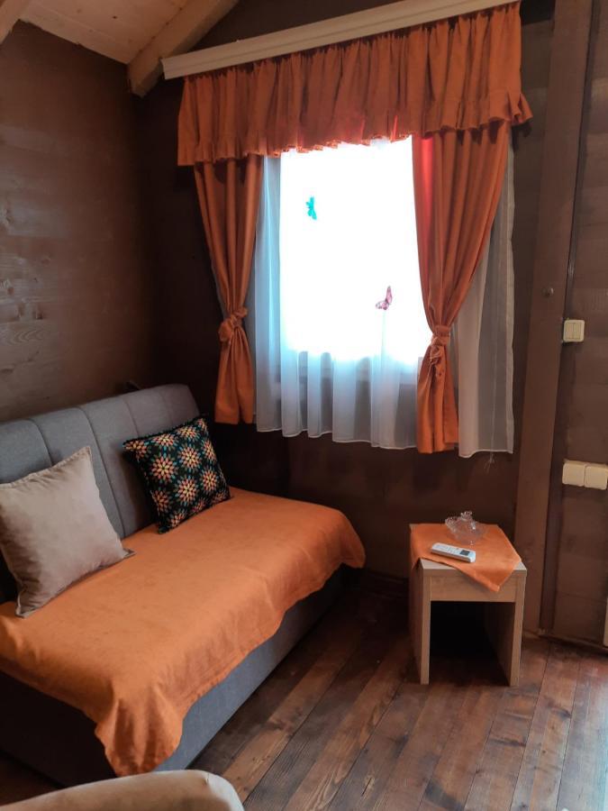 Mali Raj Apartmani Cetinje Esterno foto