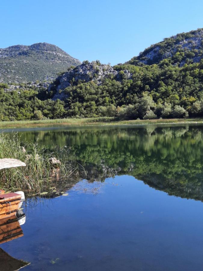 Mali Raj Apartmani Cetinje Esterno foto