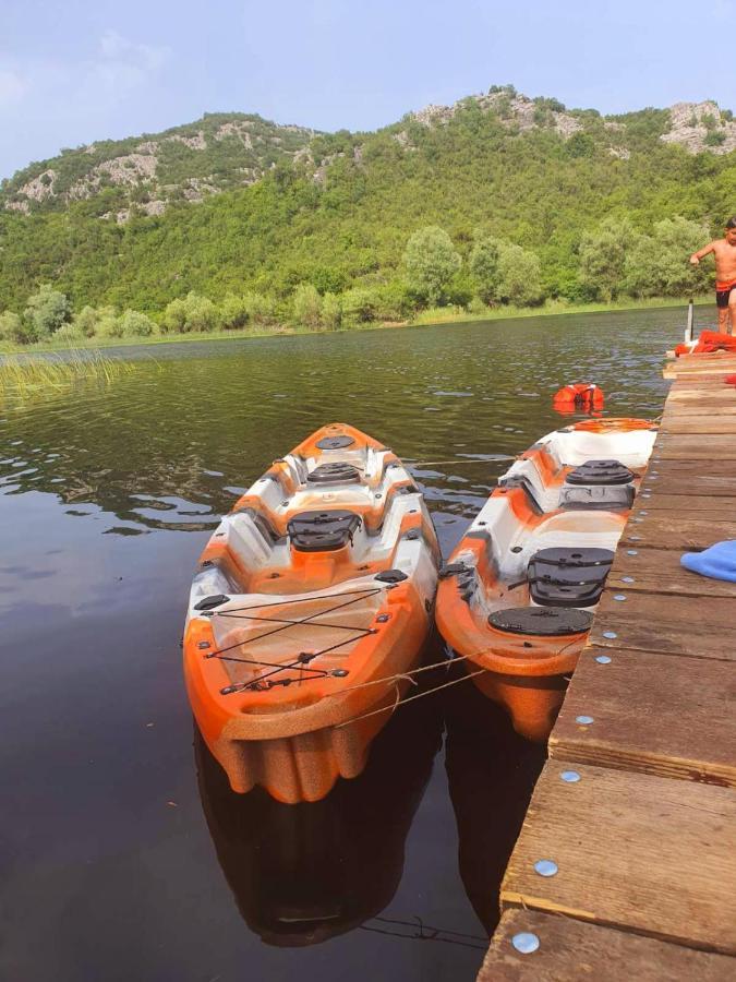 Mali Raj Apartmani Cetinje Esterno foto