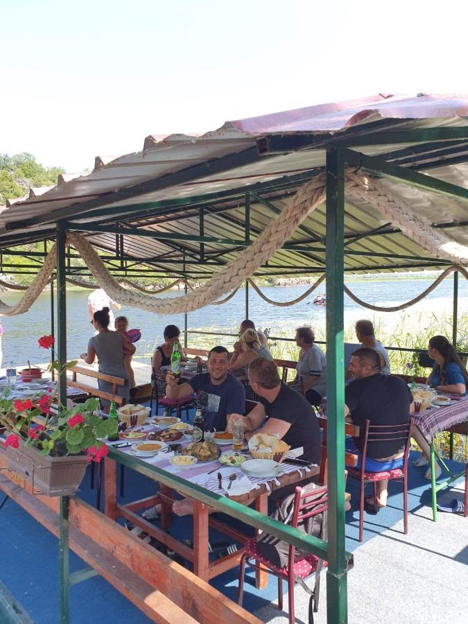 Mali Raj Apartmani Cetinje Esterno foto