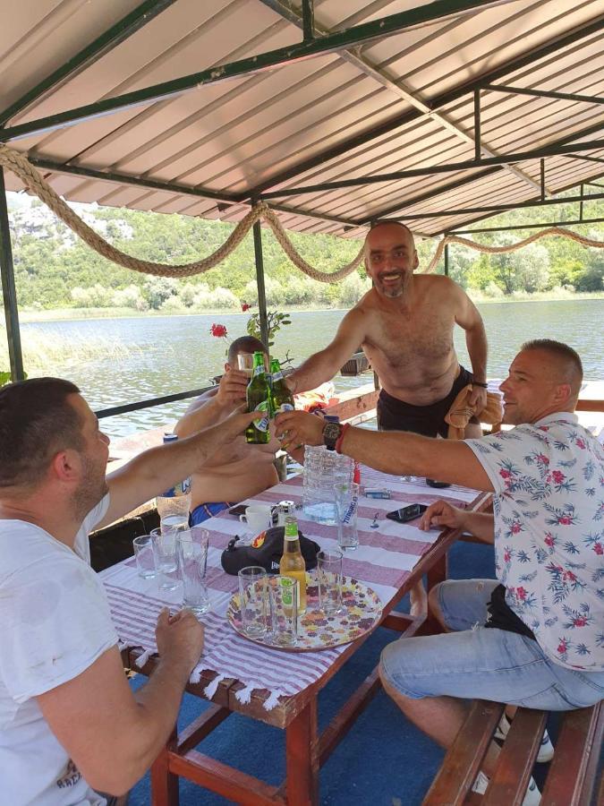 Mali Raj Apartmani Cetinje Esterno foto
