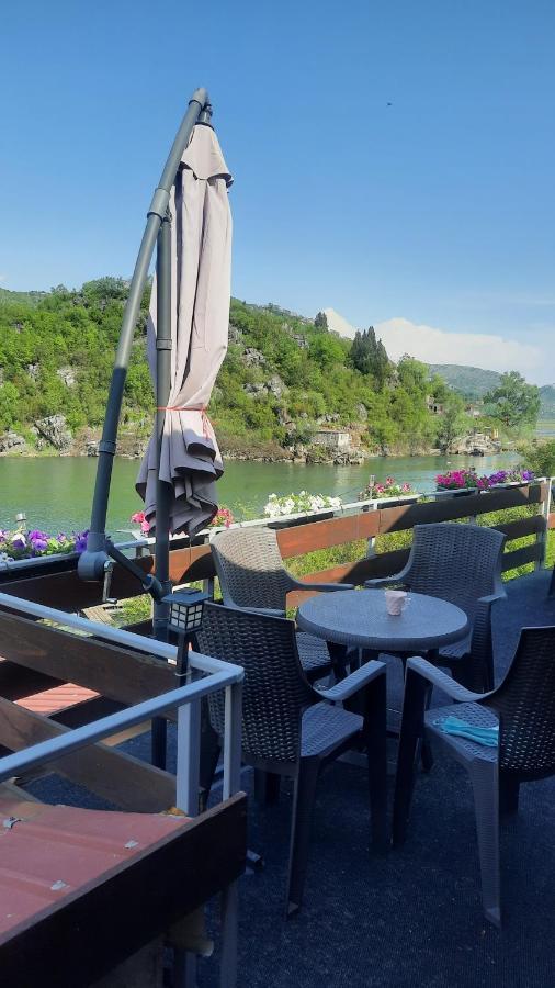 Mali Raj Apartmani Cetinje Esterno foto