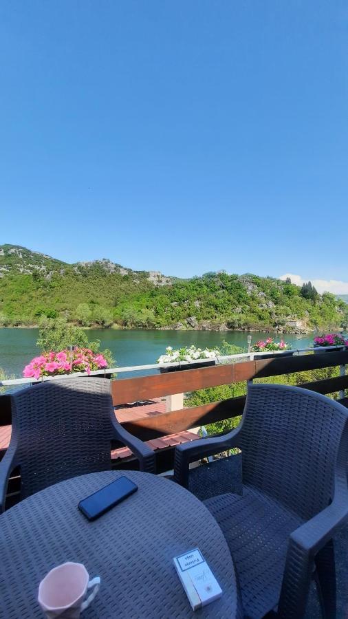 Mali Raj Apartmani Cetinje Esterno foto