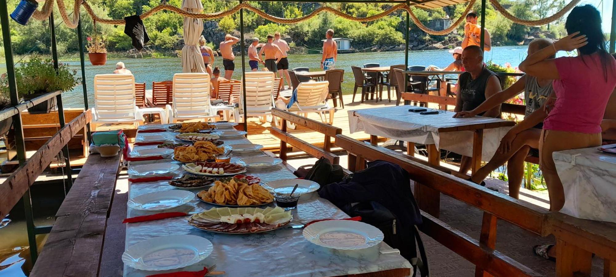 Mali Raj Apartmani Cetinje Esterno foto